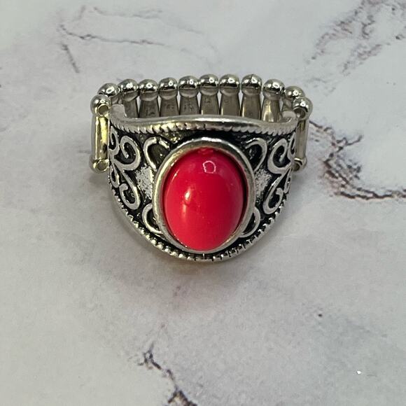 Set of 8 silver tone and pink rhinestone rings - Picture 10 of 15